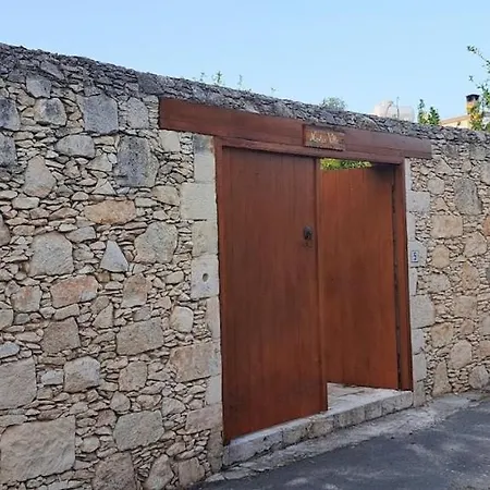 Nicolas Villa Lysos